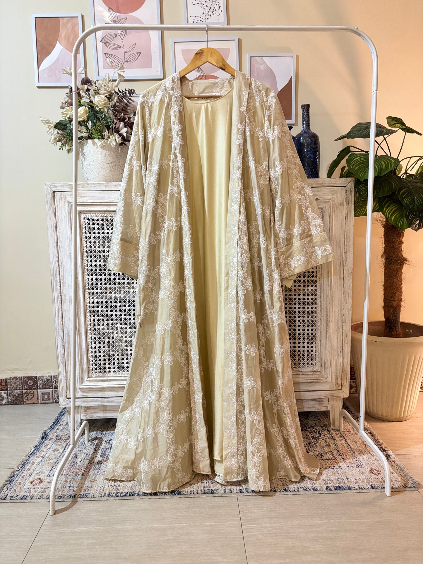 Golden whisper